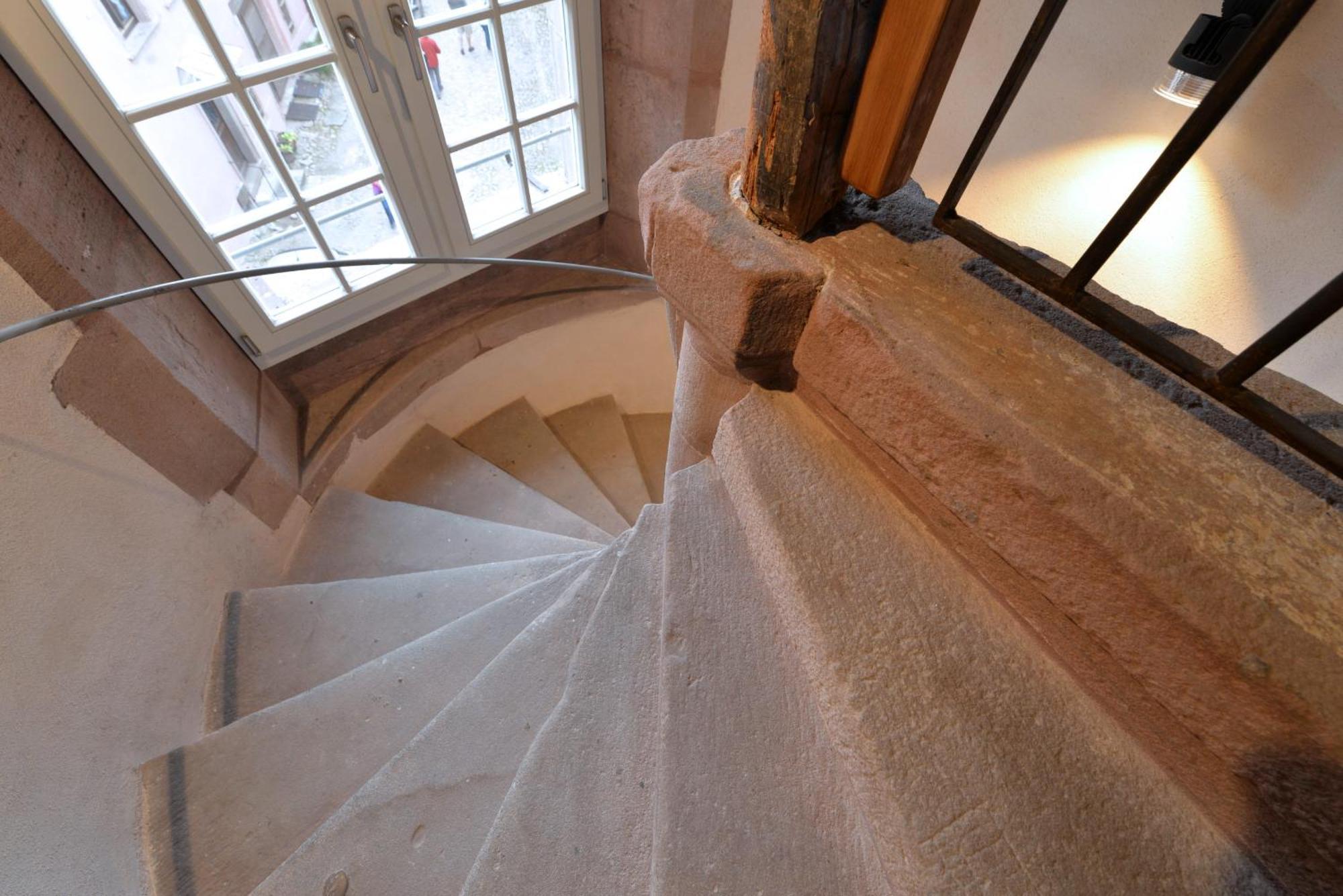 Domaine La Cour Des Nobles - Demeure, Maison Et Appartements Au Coeur De Riquewihr Pokój zdjęcie